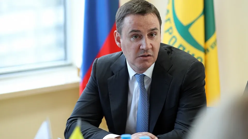 Заместитель председателя правительства Дмитрий Патрушев приблизил к компании своих людей: в наблюдательный совет вошёл представитель его окружения, а назначение нового главы РЭО ожидается после обновления состава совета на фоне уголовных дел против прежнего руководства.