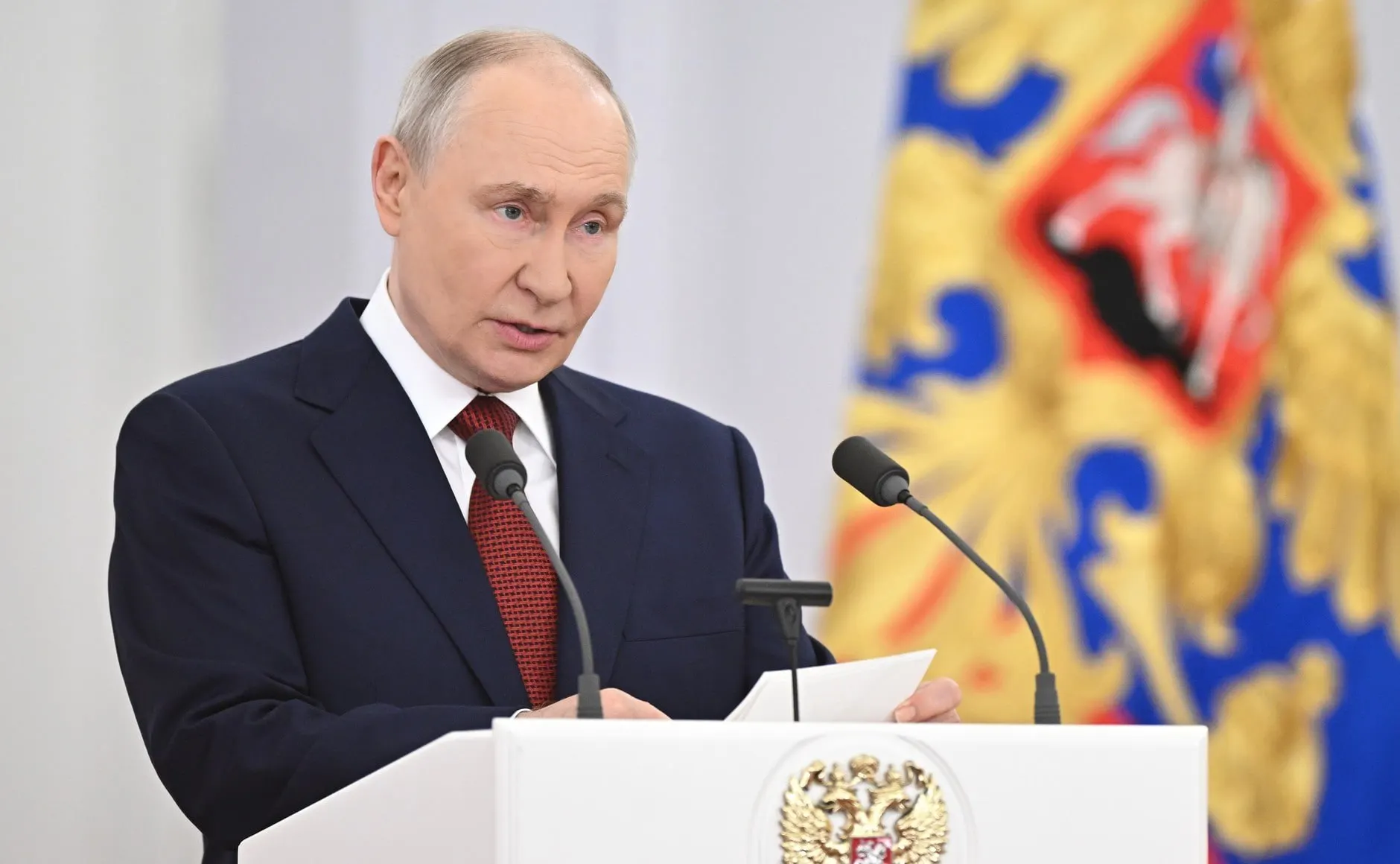 Президент заявил, что Россия добьётся целей в СВО, назвал западные санкции малоэффективными, обозначил приоритеты бюджета — оборону, социальную сферу и поддержку экономики — и обвинил противников в применении террористических методов.