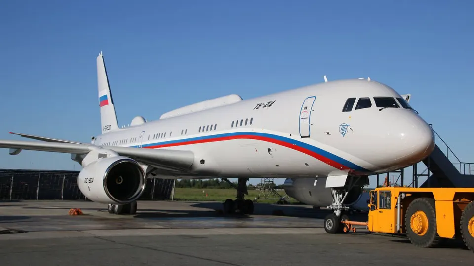 Самолёт-«пункт управления» Ту‑214ПУ (регистрация RA‑64531) вылетел из Внуково в Тегеран, а затем отправился в Пекин. Перелёт совпал с новой волной ударов США по военным целям в Иране.