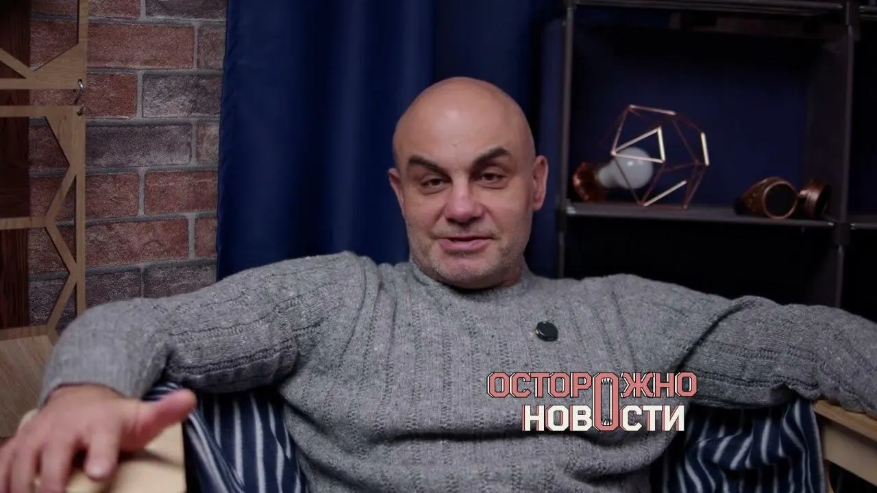 Замоскворецкий суд отправил под стражу Георгия Закревского: ему вменяют оправдание терроризма из-за публикаций в его каналах. Ранее он призывал к насилию и обещал вознаграждения за ликвидацию иностранных бойцов.