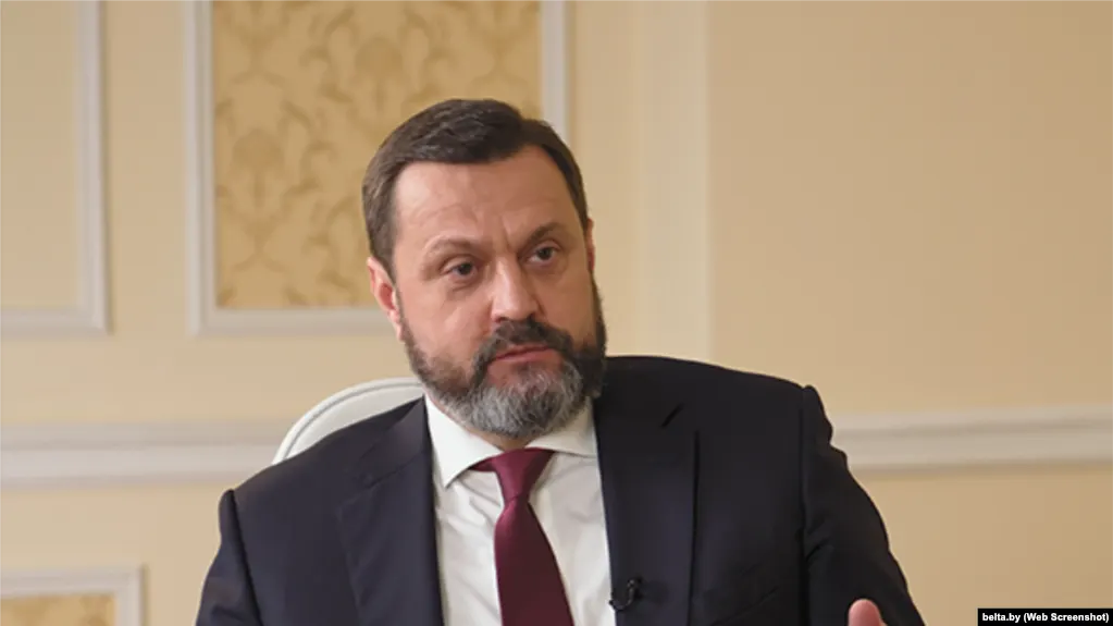Суд признал бывшего украинского депутата виновным в государственной измене и незаконном обогащении; по делу фигурируют встречи с представителями российских спецслужб и получение денежных средств для информационных операций.