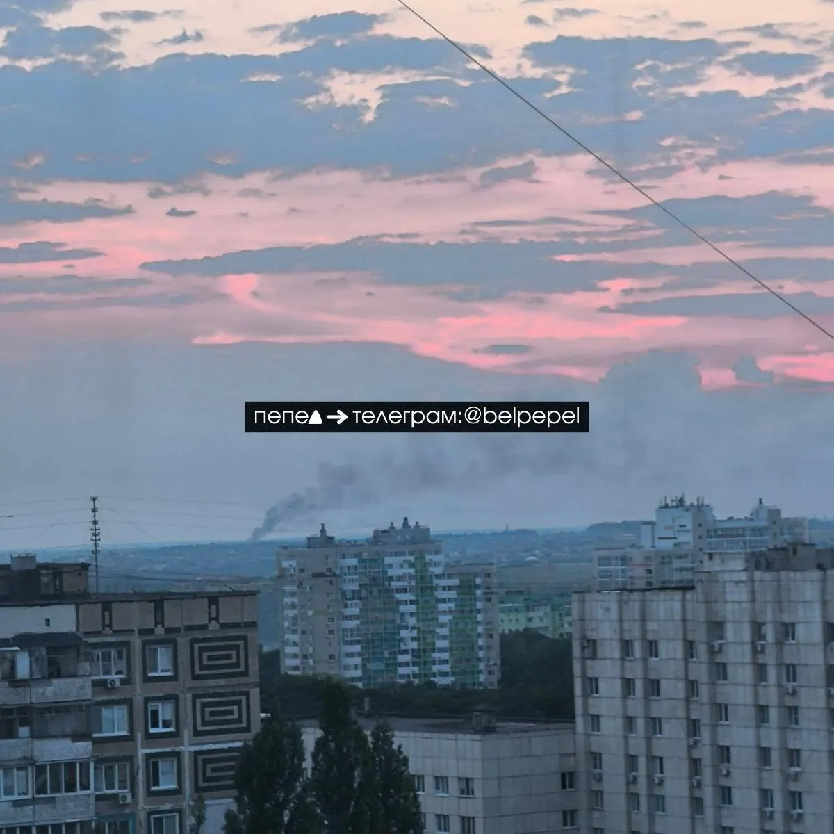 В Юго-Западном районе Белгорода загорелась свалка. Причины возгорания уточняются, информации о пострадавших пока нет.