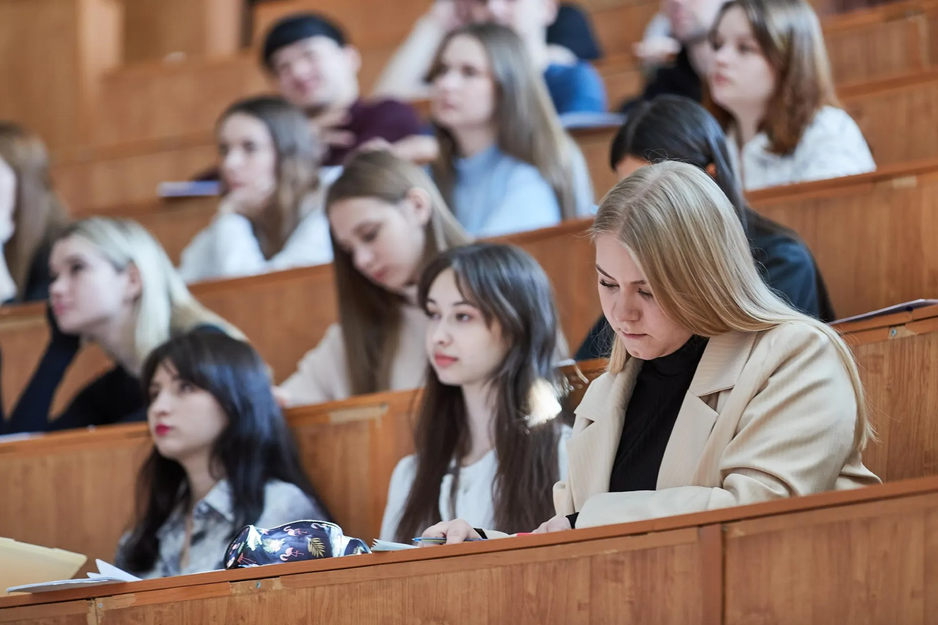 По новым правилам студентов могут отчислить в любой момент — изменилась система ответственности и порядок компенсаций при целевом обучении.