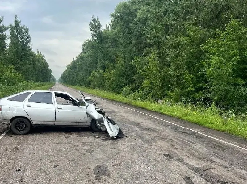 В Грибановском районе при столкновении двух автомобилей погиб пожилой мужчина.