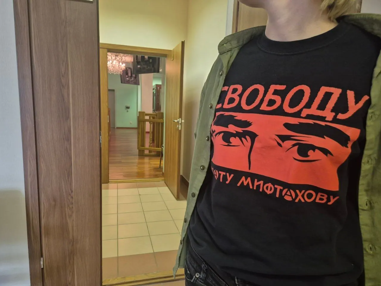 Лабытнангский суд признал незаконным отказ следователя в возбуждении дела о пытках, заявленных Азатом Мифтаховым: суд отменил отказ и обязал Следственный комитет провести проверку.
