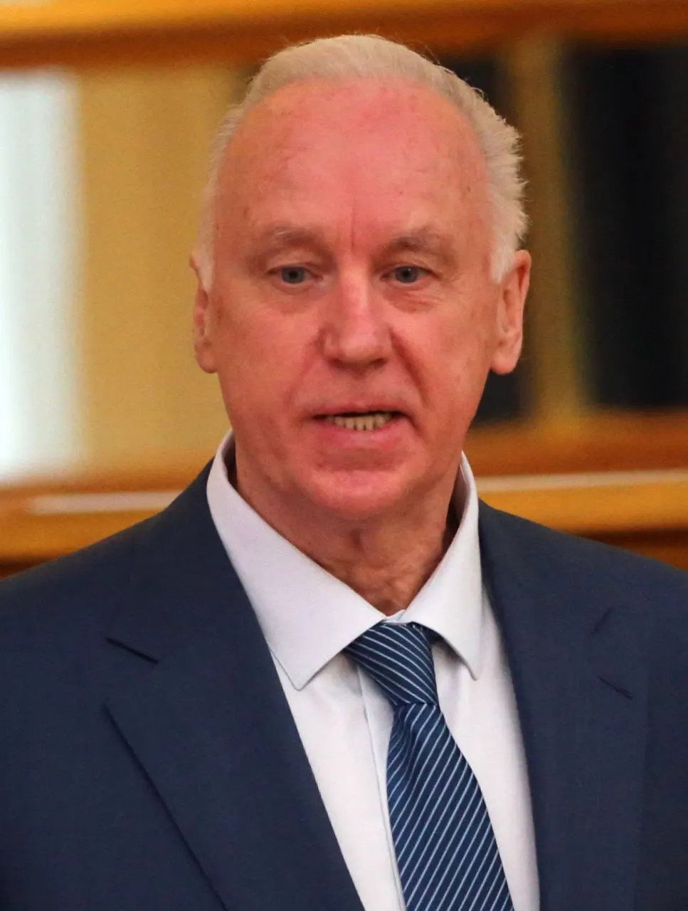 Глава Следственного комитета предложил внести в УК РФ отягчающее обстоятельство за совершение преступлений с применением информационно‑коммуникационных технологий — включая искусственный интеллект, VPN и прокси. Инициатива нацелена прежде всего на кибермошенничество, незаконный оборот данных и посягательства на критическую инфраструктуру.