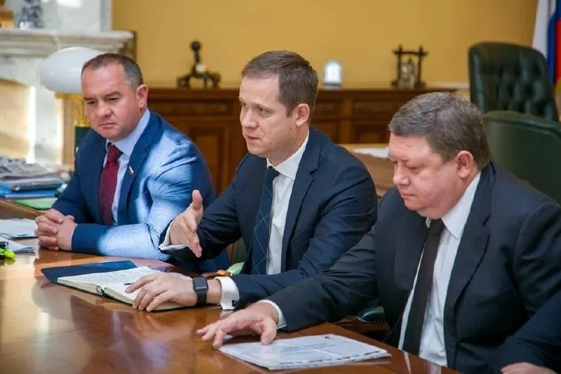 Региональные власти подтвердили отставку заместителя губернатора Александра Попова. О преемнике официально не сообщают; власти ожидают, что Попов вскоре займёт другую должность.