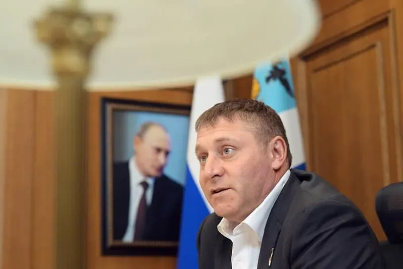 Врио губернатора Белгородской области Александр Шуваев заявил, что информация о назначении бывшего губернатора Евгения Савченко его советником — вымысел.