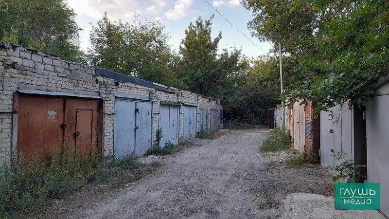 Госдума продлила срок упрощённого оформления гаражей и земельных участков под ними — крайний срок перенесён с 1 сентября 2026 года на 1 сентября 2031 года. За время действия амнистии зарегистрировали 746 тысяч объектов; ожидается ещё около полумиллиона гаражей.