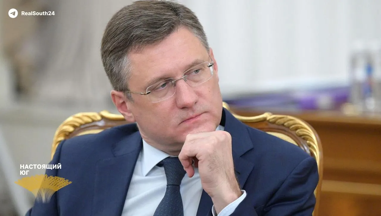 Вице‑премьер сообщил о дефиците топлива: главные причины — летний пик спроса и внеплановые ремонты НПЗ после атак беспилотников. Правительство готовит экстренные меры для стабилизации рынка.