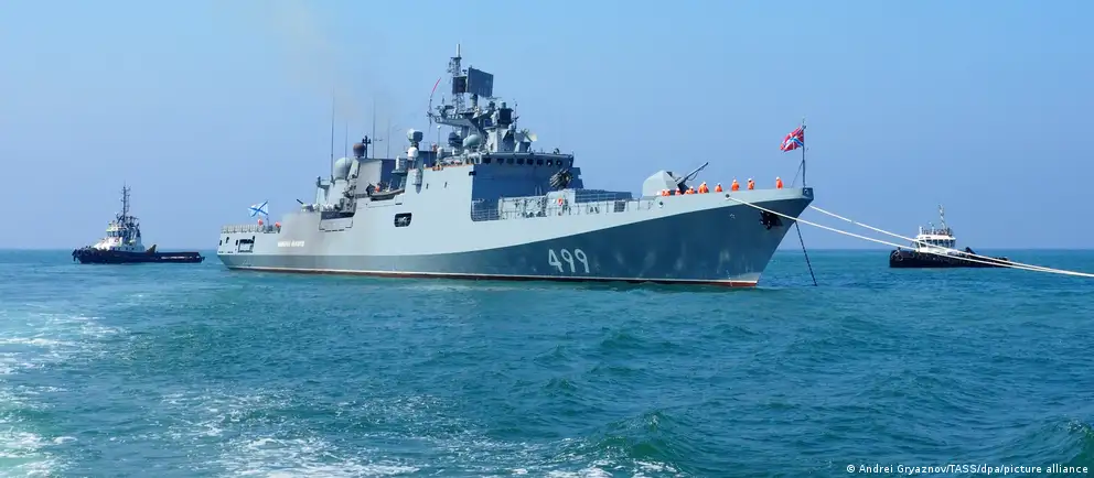 Москва и Дамаск согласовали использование одного из причалов базы в Тартусе под коммерческий центр при сохранении второго для нужд флота; планируется регулярное судоходство из Новороссийска и запуск перевозок уже в середине июля.