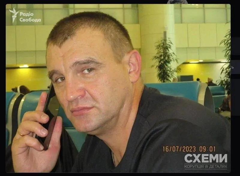 Журналисты установили личность врача исправительной колонии во Владимирской области. По словам около 50 бывших украинских военнопленных, он систематически отказывал в медпомощи, что, как утверждают свидетели, привело к вспышке чесотки, и допускал сексуальные домогательства.