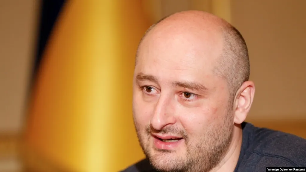 Мировой судья назначил живущему в Эстонии журналисту более суровое наказание, чем просила прокуратура; ему также запретили администрировать интернет‑ресурсы на два года.