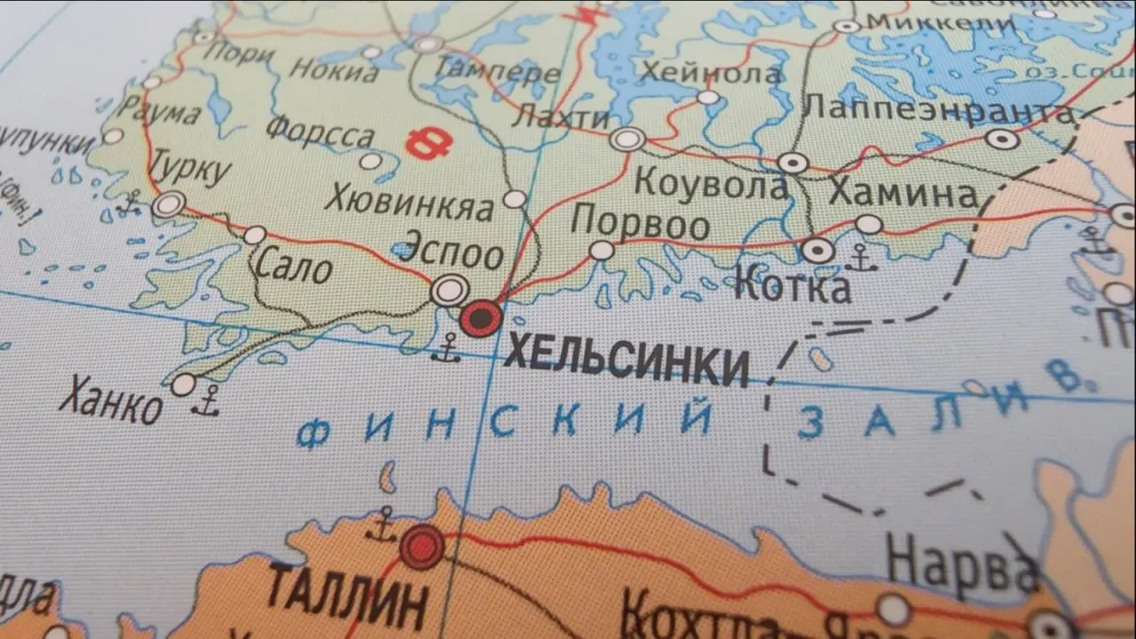 С 1 июля таможенные пошлины на железнодорожные перевозки из России в Финляндию выросли в восемь раз. Из‑за этого поставки удобрений, покрывавшие 10–15% финского импорта, могут стать убыточными и остановиться в ближайшие недели.