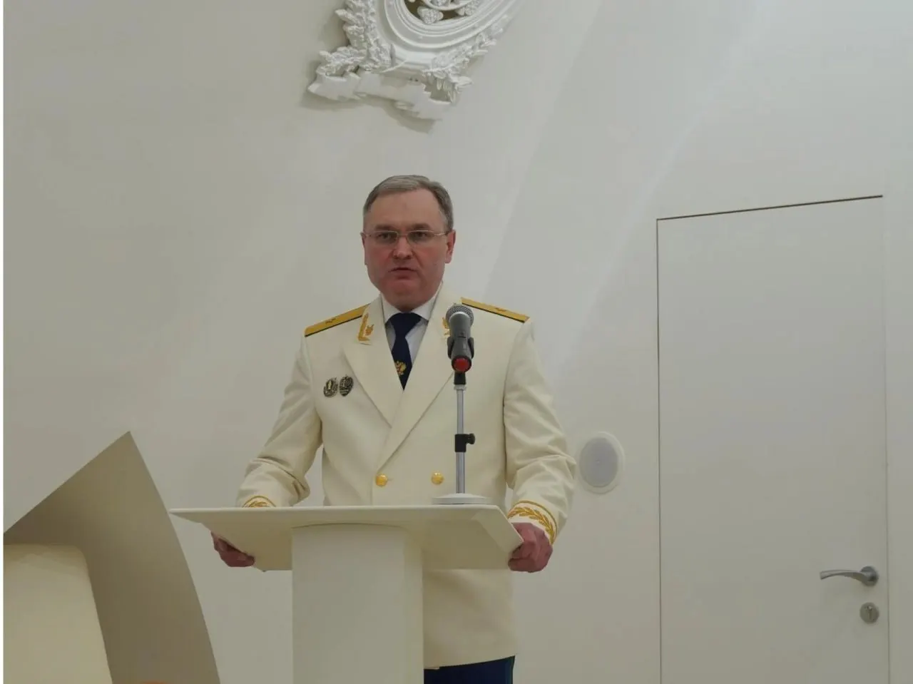 Кандидатуру Цуканова, ныне прокурора Курской области, рассмотрят комитеты Совфеда 16 июля; у него многолетний опыт работы в органах прокуратуры.