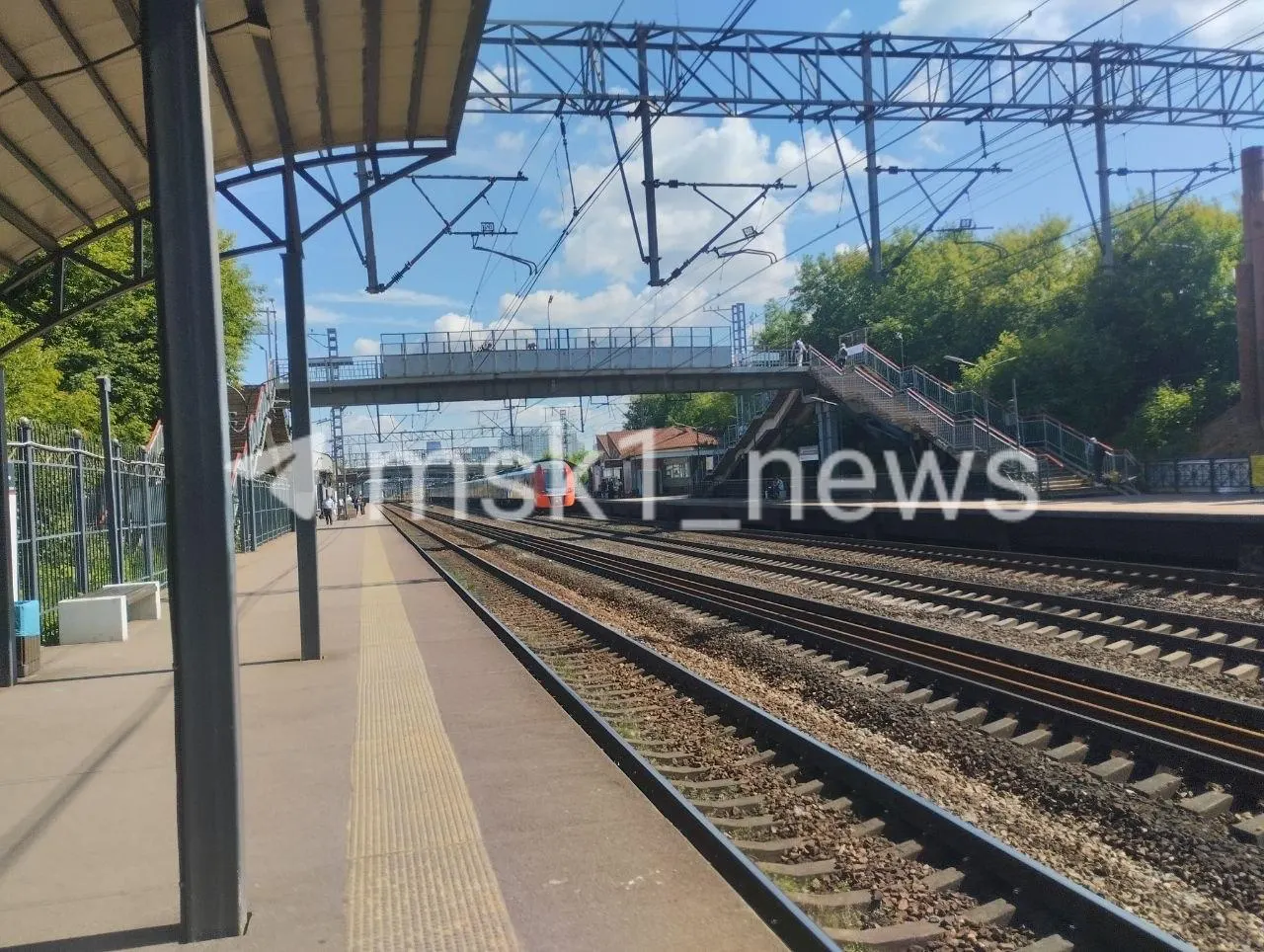 Станцию МЦД‑3 временно закрыли: её планируют превратить в крупный транспортный узел, который объединит пять линий. На участке появится временная платформа, но сроки пока неизвестны.
