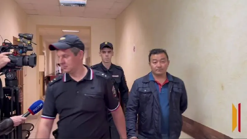 Кима отпустили под запрет определённых действий; вместо обвинения в мошенничестве ему вменяют растрату в особо крупном размере и злоупотребление полномочиями.