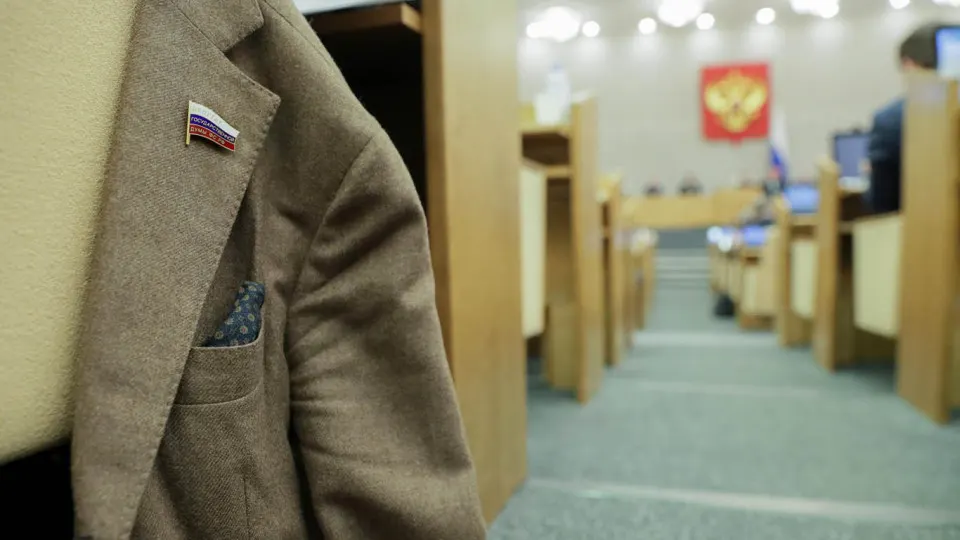 Правительство поддержало проект, который устраняет наказания за отсутствие или несвоевременную подачу деклараций региональными депутатами; документ нуждается в доработке, отметили ведомства.