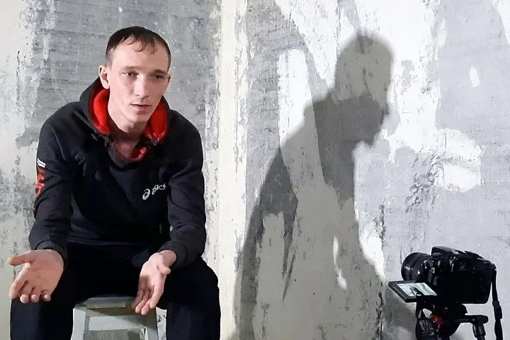Евгений Юрченко, первым рассказавший о массовых пытках после беспорядков в ангарской колонии, освободился из колонии и вернулся в родной район Иркутской области.