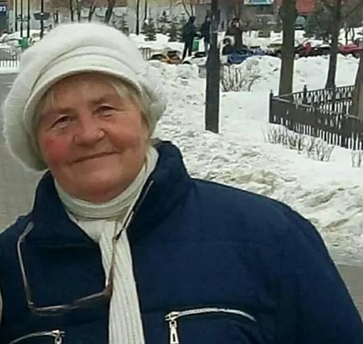 71-летняя Галина Довгополая перенесла инсульт, после краткой госпитализации возвращена в исправительное учреждение; нуждается в инвалидной коляске и срочном медицинском вмешательстве.