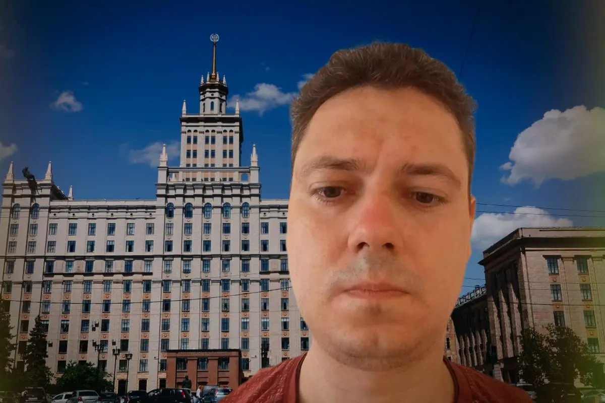Учёный Константин Костромитин получил 1,5 млн рублей на покупку квартиры, а затем был уволен. Сейчас он пытается восстановиться через суд, одновременно столкнувшись с требованием вернуть полученные средства.