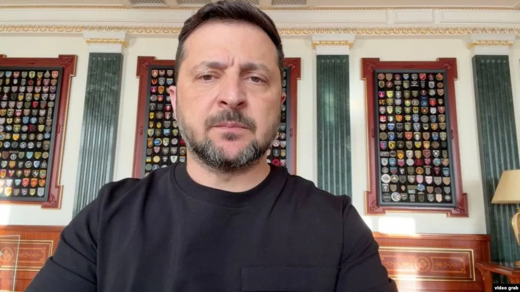 Президент Украины заявил, что всё больше людей, в том числе из окружения российского лидера, склоняются к идее мира. Украина создаёт отдельное командование для дальнобойных ударов по территории России.