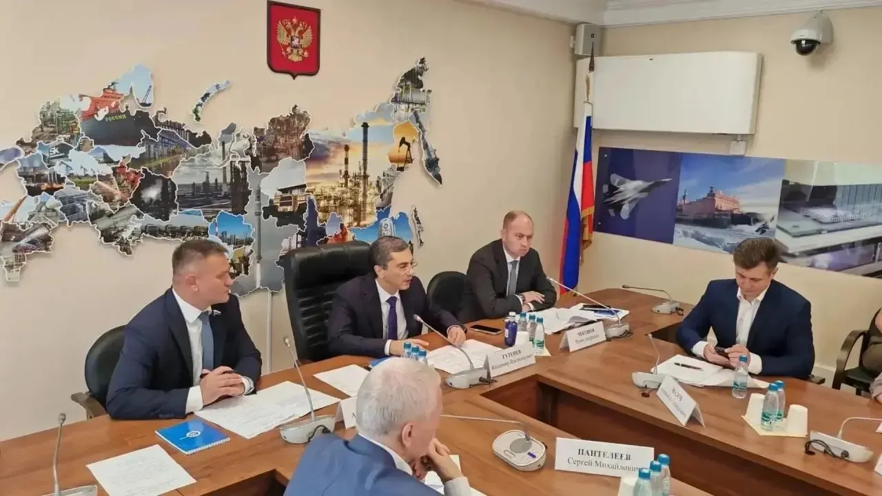 Законопроект предполагает, что Минпромторг и Минсельхоз получат доступ к данным ФНС о формировании цен на каждом этапе цепочки поставок, чтобы оперативно выявлять резкие подорожания и принимать меры.