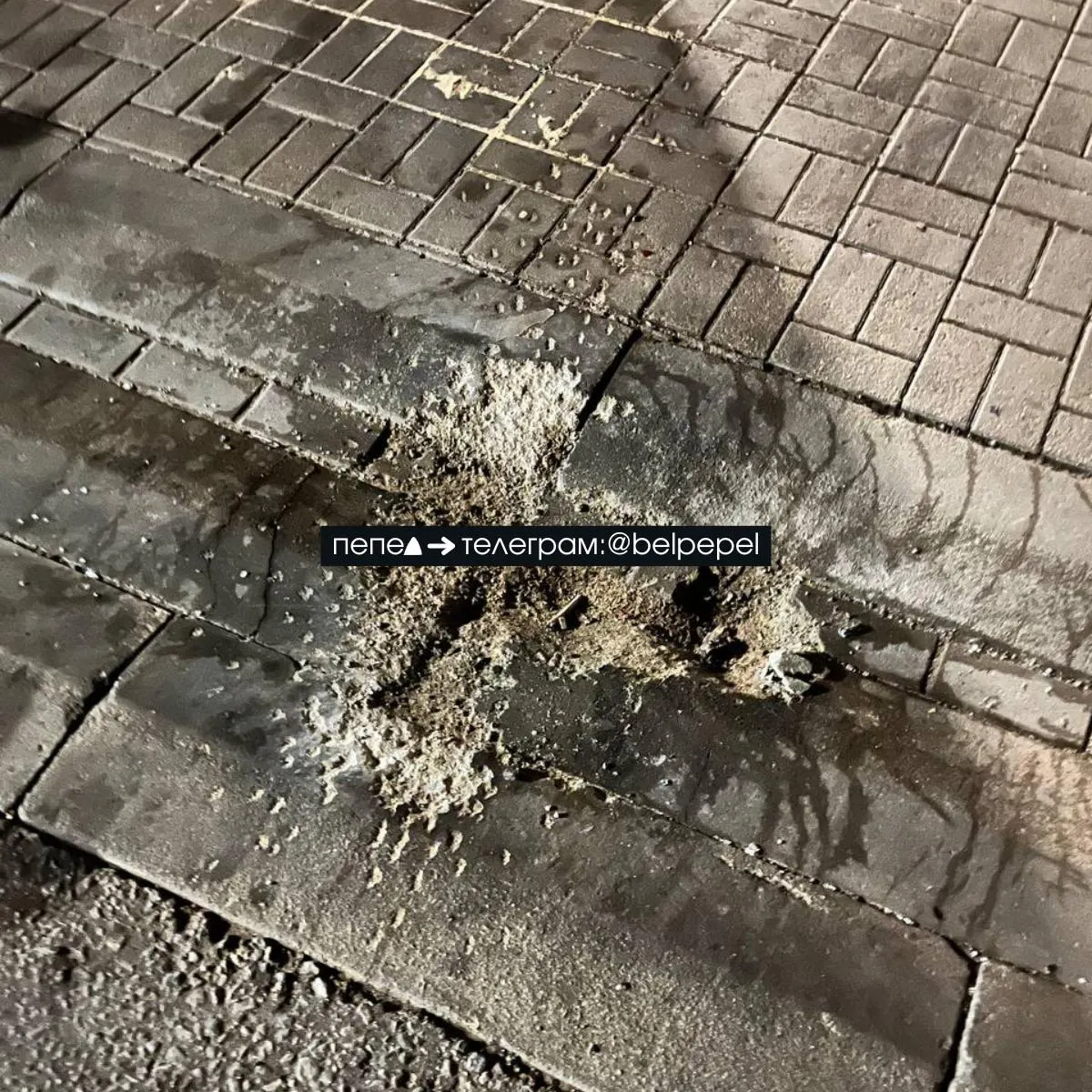 28 июля в Белгороде беспилотник поразил автозаправку на пересечении Волчанской и Михайловского шоссе. На месте видны повреждения, информация о пострадавших уточняется.