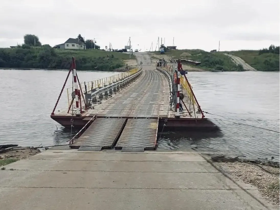 Движение на наплавном мосту через Оку временно перекроют по техническим причинам — ограничение продлится около двух часов.