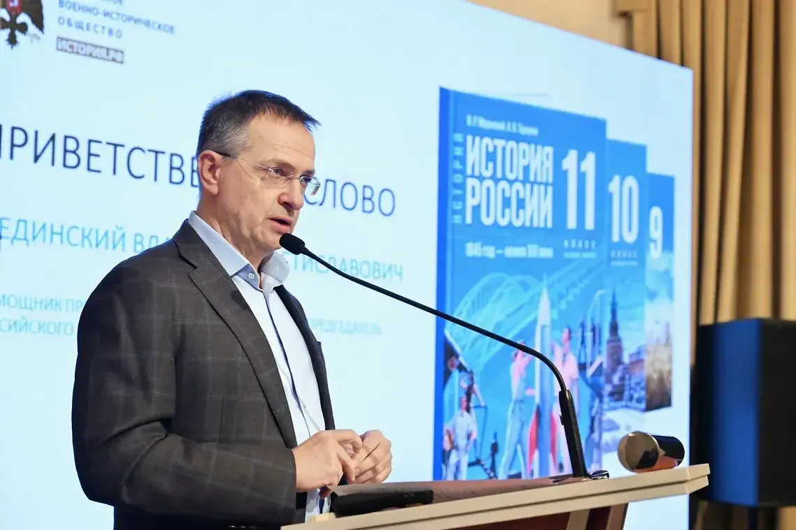 В обновлённом издании учебника истории для 11‑х классов утверждается, что «элитные части ВСУ» якобы пытались прорваться к Курской АЭС. В открытых источниках таких свидетельств нет, а эксперты ставили под сомнение возможность захвата станции.