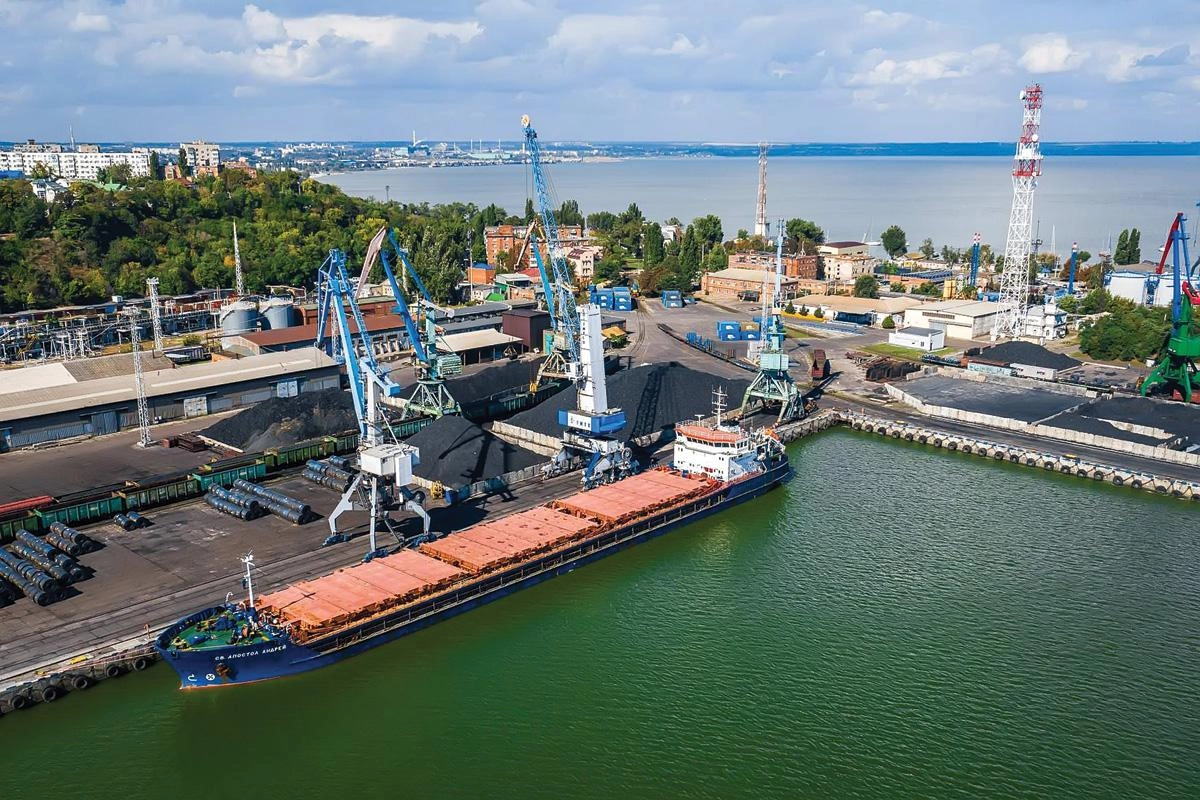 Минсельхоз РФ предложил компенсировать до 90% расходов на перевозку зерна из Ростовской области в порты Черного и Балтийского морей после того, как атаки беспилотников привели к остановке отгрузок из азовских портов.