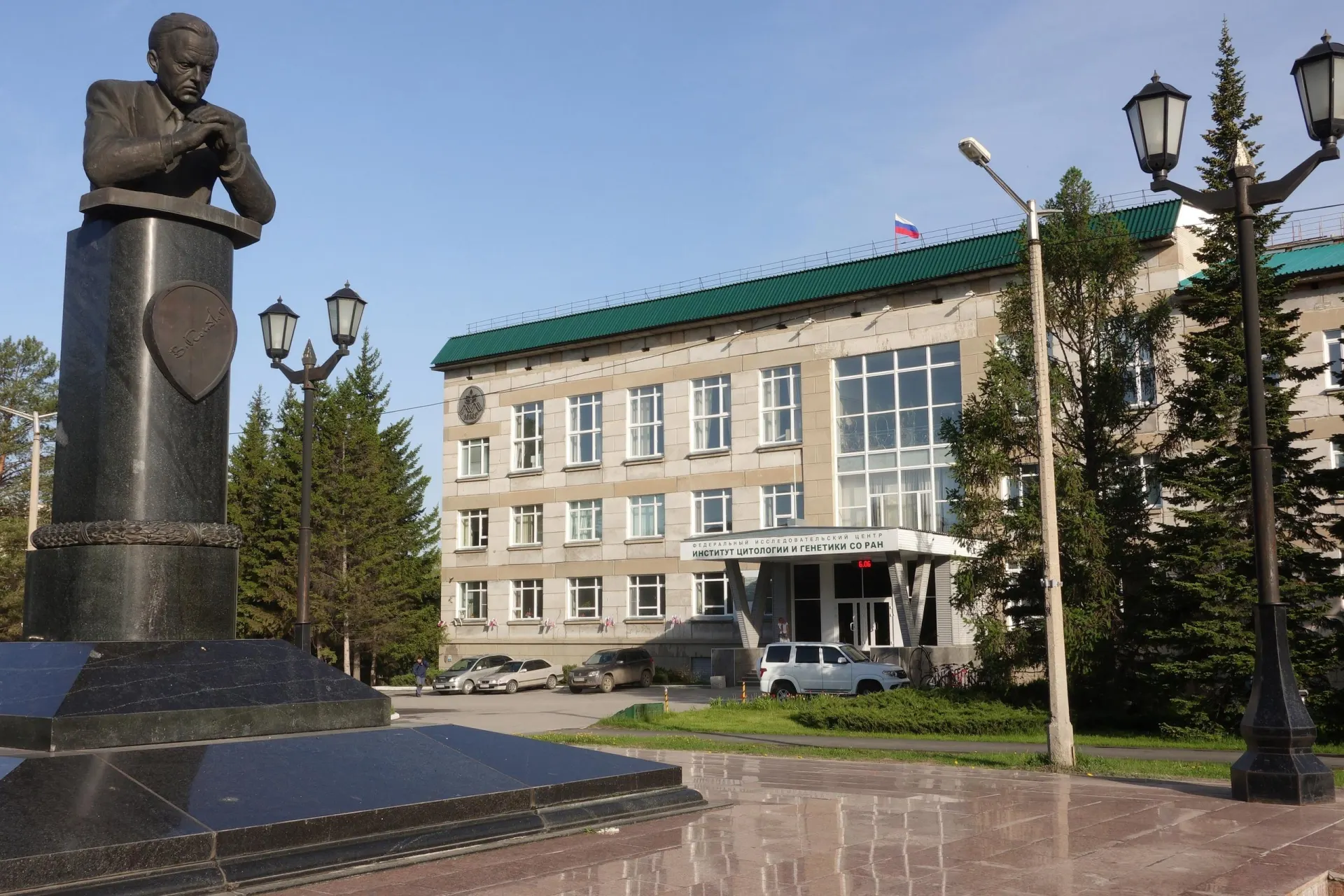 Ограничения на передачу генетических данных за границу, вступающие в силу 1 сентября 2026 года, введут обязательные согласования через межведомственную комиссию. Ученые предупреждают, что это затруднит размещение исходных данных в международных журналах и репозиториях и может привести к изоляции российской генетики.