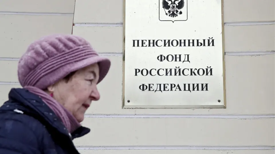 По итогам общероссийского опроса большинство граждан волнуют низкие выплаты и рост цен: лишь небольшая часть имеет накопления и надеется жить только на пенсию.