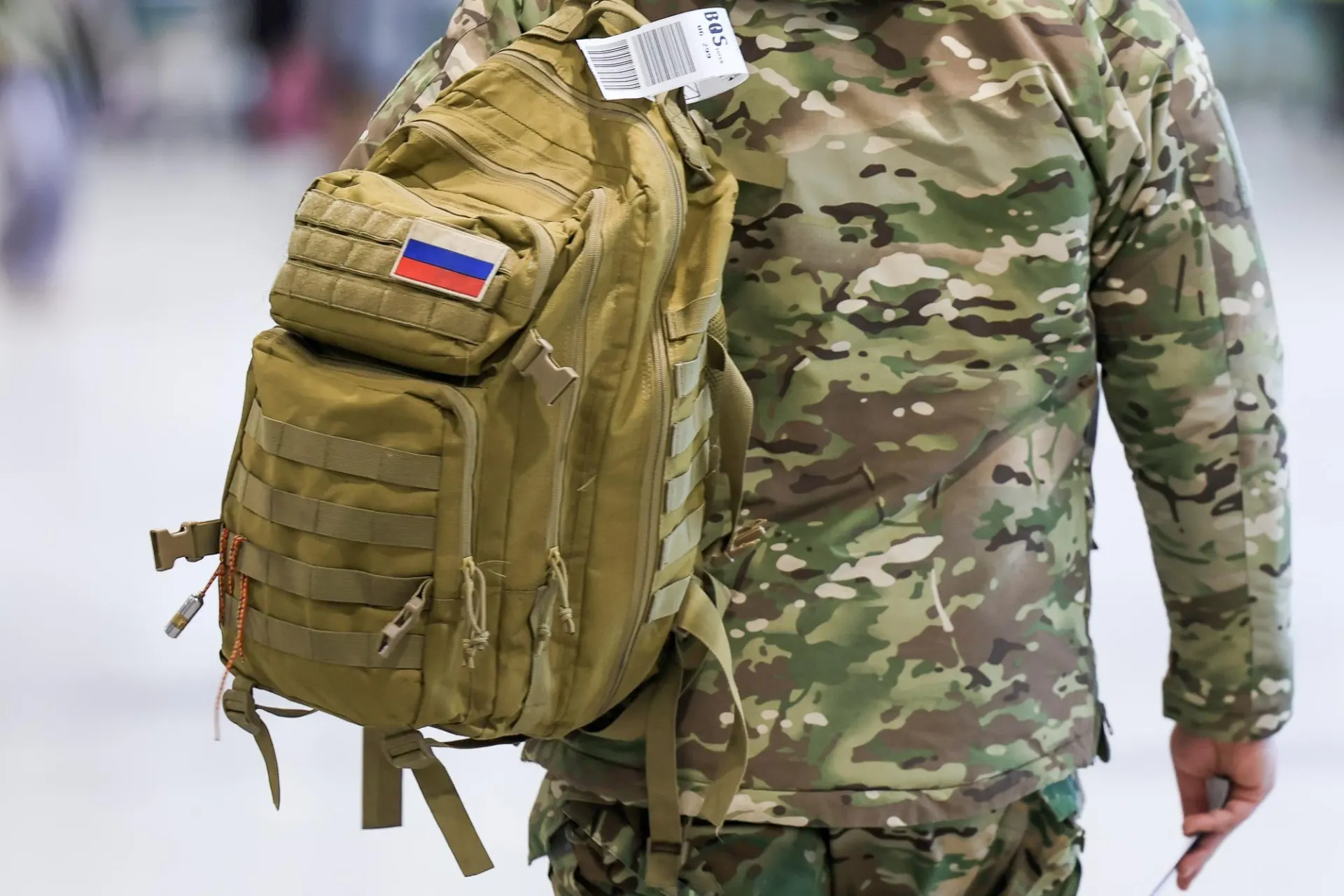 Боец из Боброва, Воронежская область, вернулся домой после плена на Украине; вместе с ним домой вернулись ещё 102 российских военнослужащих.