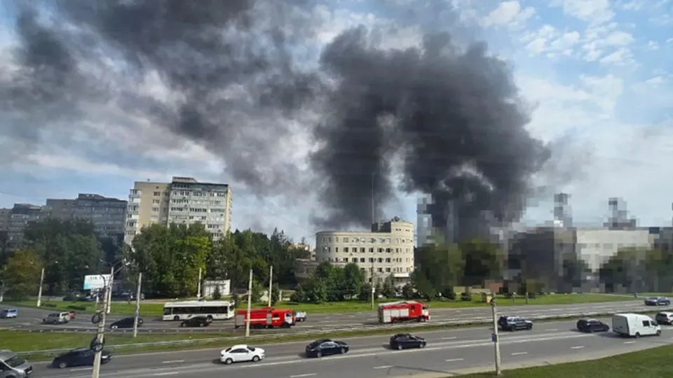 В столице Чувашии произошёл пожар на крупной электроподстанции. Подача электроэнергии частично прекращена, но пострадавших нет; пожар локализован, работы по переключению энергоснабжения ведутся.