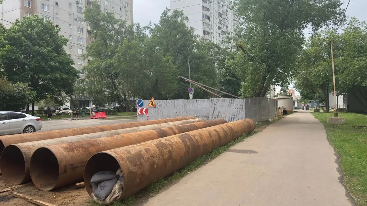 Подростки нашли демонтированные трубы и сдали их в пункт приема металлолома, за что получили 18 тысяч рублей; возбуждено уголовное дело по статье кража.