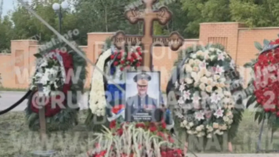 В столице состоялись похороны Валерия Плохотнюка и зятя главкома ВКС, погибших при взрыве в Balzi Rossi. Позже стало известно о ранениях близких, расследование продолжается.