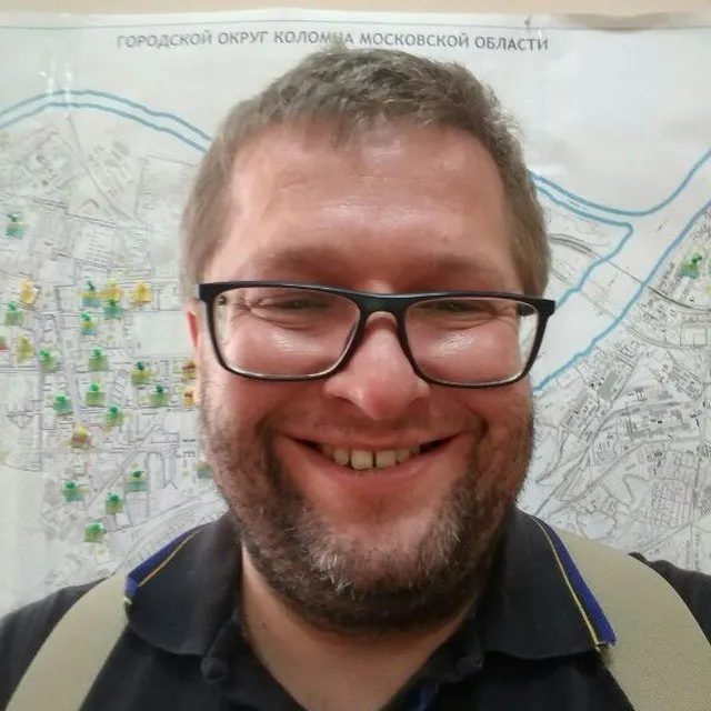 В столице расследуется деятельность юриста, близкого к партийной структуре: якобы он подал десятки заявлений по административной статье за демонстрацию экстремистской символики против кандидатов на муниципальных выборах и инициировал иски об отмене регистрации кандидатов от КПРФ и «Яблока».