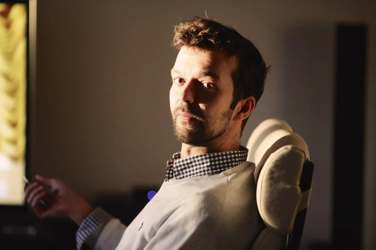 Известный веб‑дизайнер и интернет‑предприниматель Йован Савович умер в возрасте 43 лет. Он оказал влияние на развитие интернет‑культуры России, стоял у истоков Dirty.ru и закрытого сообщества «Лепрозорий».