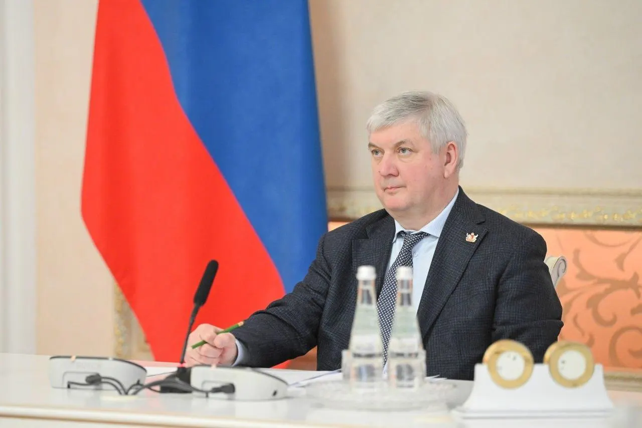 Городские жители зададут губернатору вопросы на прямой линии: БПЛА, бензин, LTE и отопление, ответы ожидаются 25 августа.