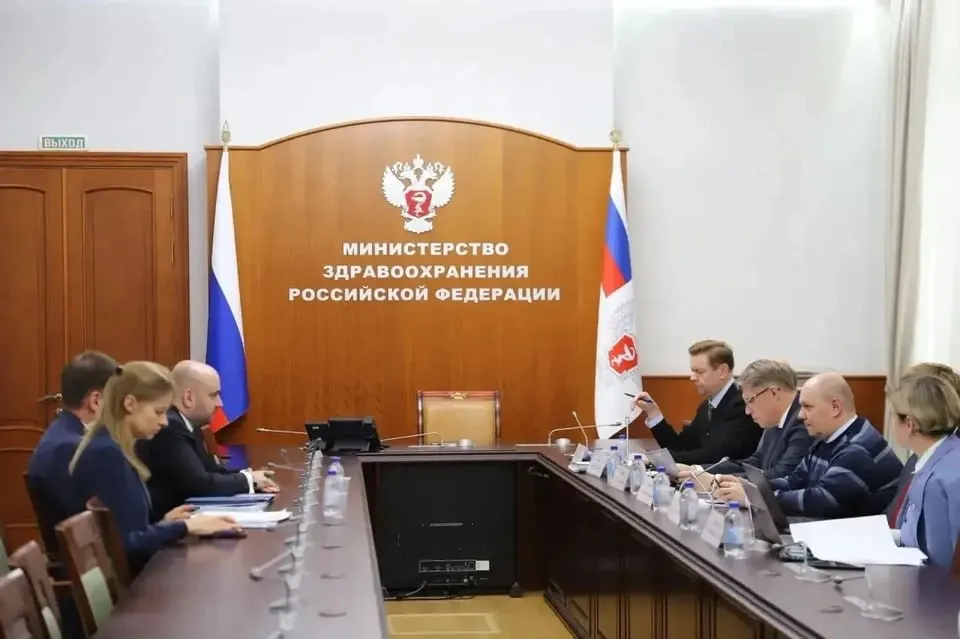 Планы возведения хирургического корпуса детской больницы в регионе и обновления онкокорпуса в Тольятти обсуждают на встрече, также речь идёт об увеличении госзадания клиникам СамГМУ.