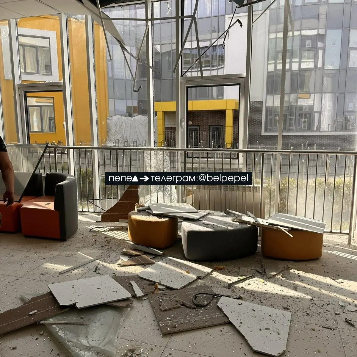 Жители школы в Белгородской области требуют незамедлительной установки антидроновой защиты после недавней атаки беспилотника; власти оценивают стоимость проекта.