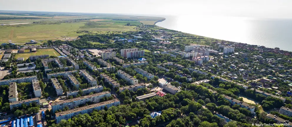 Два ребенка погибли и еще двое получили ранения после ночной атаки беспилотников в Ейском районе.