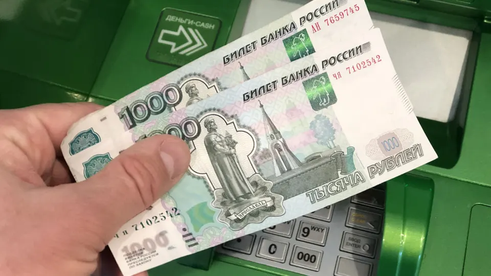 Гражданам предлагаются суточные и месячные лимиты на снятие наличных и переводы по номеру телефона; вводятся рекомендации по ночным операциям — меры направлены на снижение рисков хищения средств.