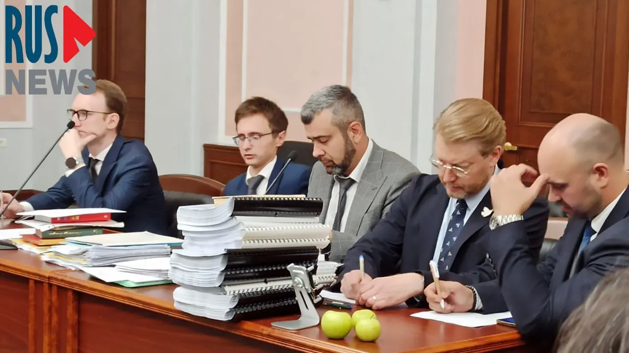 Суд отклонил апелляции партий «Яблоко» и «Родина» и оставил в силе решение об исключении федерального списка партии «Яблоко» с выборов в Госдуму; представители партии заявили, что подадут надзор.