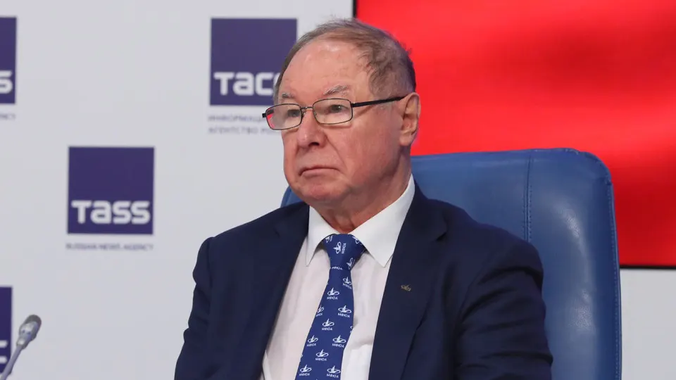 Ректоры московских вузов уверяют, что образовательные займы могут окупиться за считанные годы, даже если сумма долга достигает миллионов. При этом отмечается рост стоимости обучения и наличие льготных кредитов.