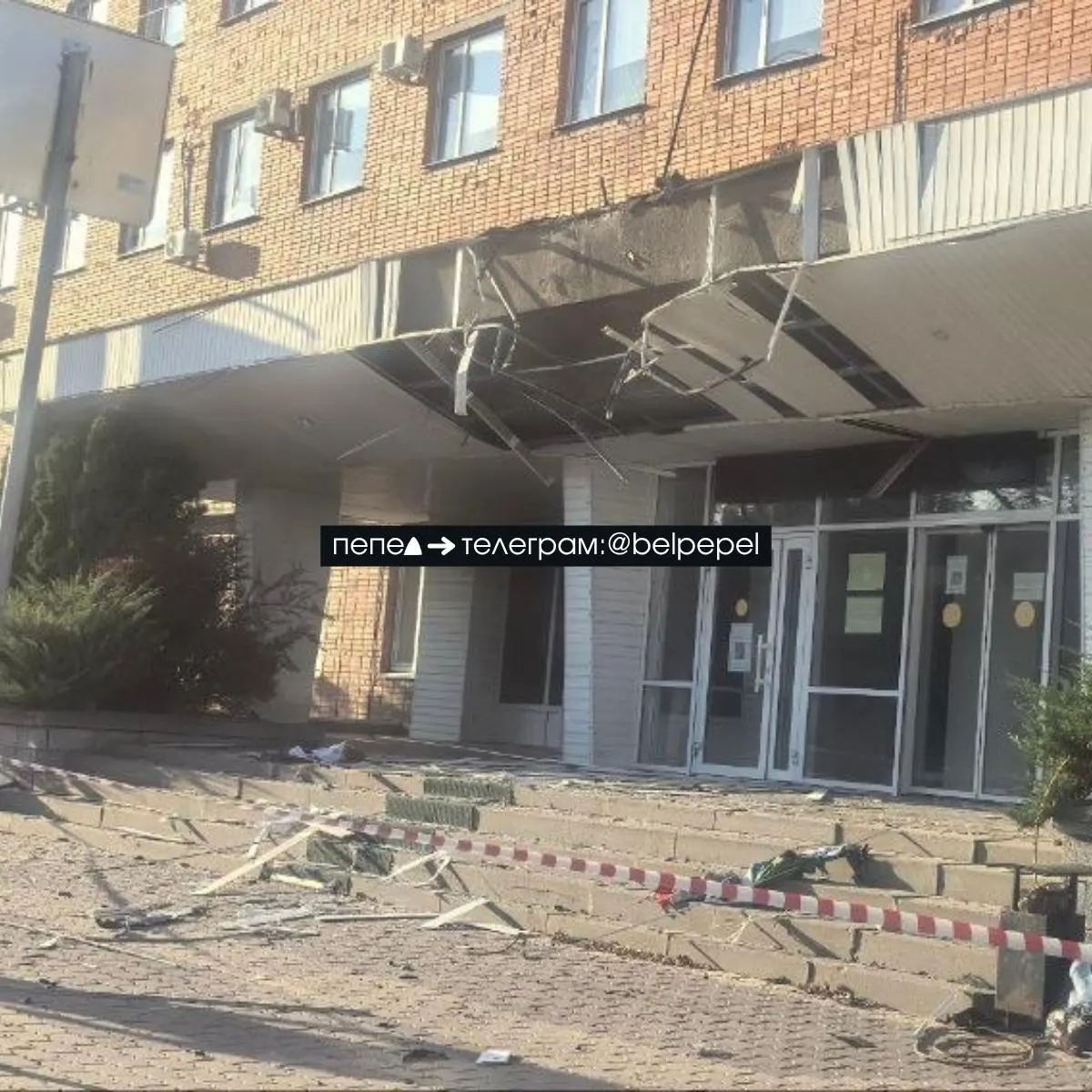 После ракетного удара по Белгородской области повреждено здание управления соцзащиты населения; позже подтверждено, что объект атакован беспилотником.