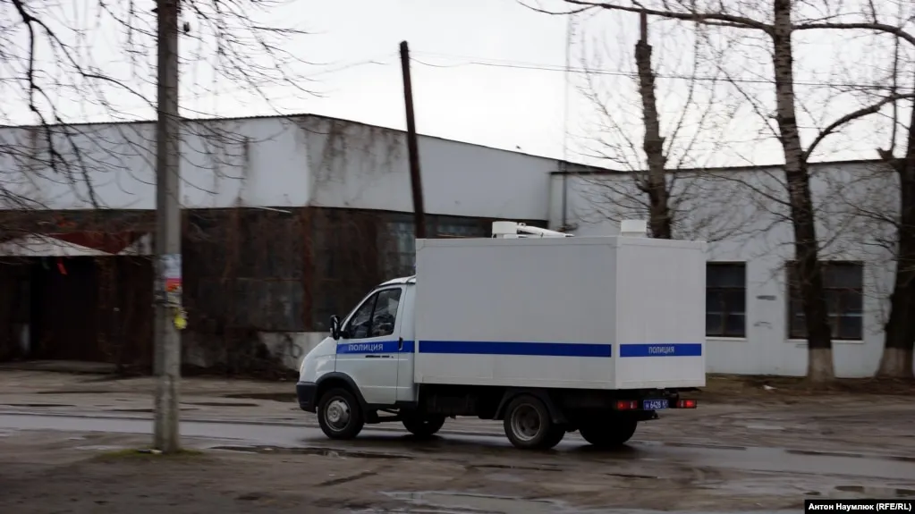 Региональные правоохранители заявляют, что задержания проводятся в рамках закона для пресечения правонарушений; слухи о новой мобилизационной волне после выборов не подтверждены.
