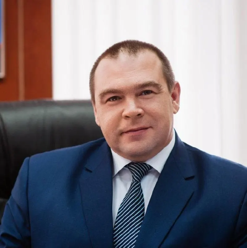 Бывший глава Невинномысска Михаил Минёнков стал советником мэра Александра Шуваева; он известен резкими высказываниями и обсуждался как потенциальный кандидат на пост в Белгороде.
