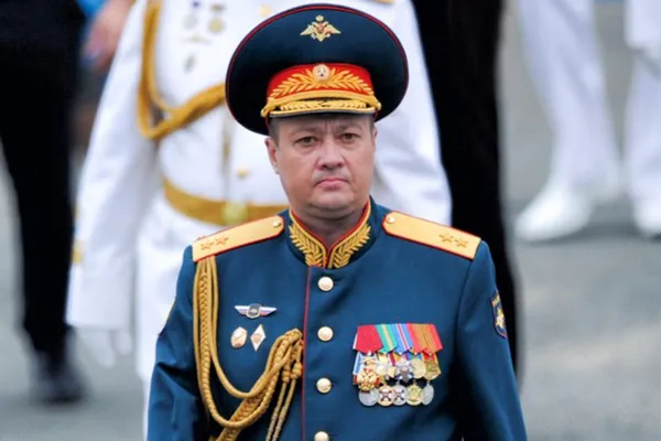 После взрыва власти заявили о террористическом акте; цифры погибших и раненых менялись по различным данным.